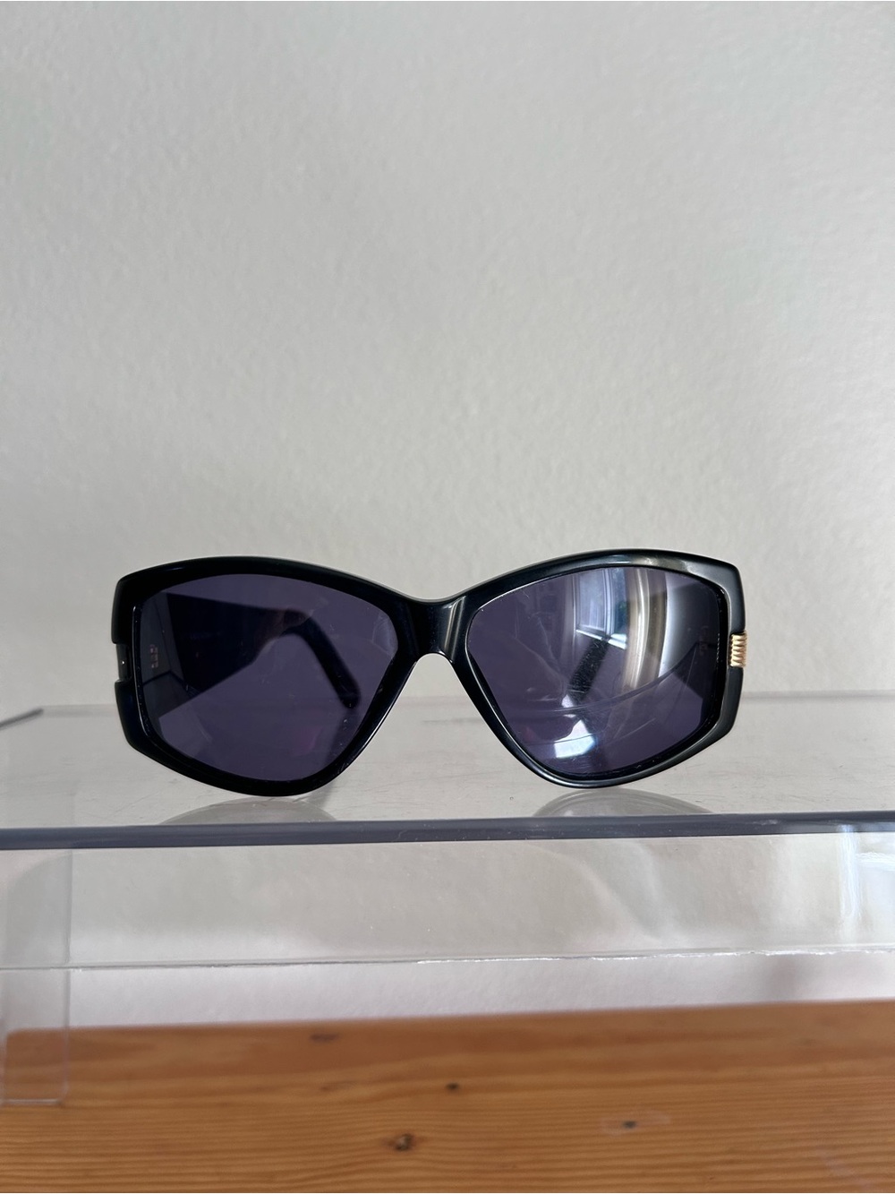 Valentino Black Women's Oversized Sunglasses - Fashion Accessory